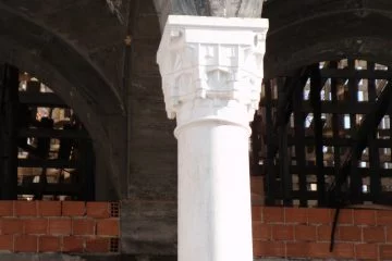 Mukarnaslı Sütun Başlığı gerçek uygulama görseli 59